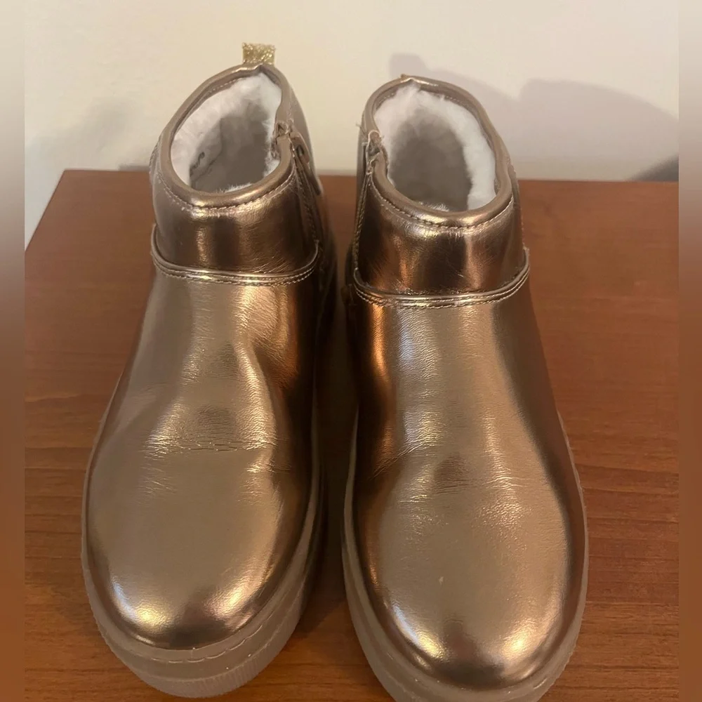 Steve Madden girls boots size 4